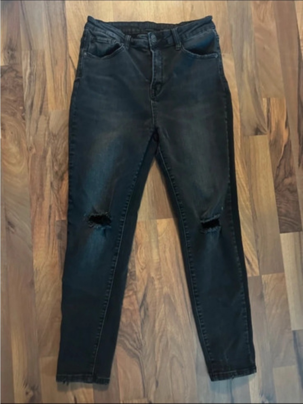 Black Women's Distressed Skinny Jeans Risen